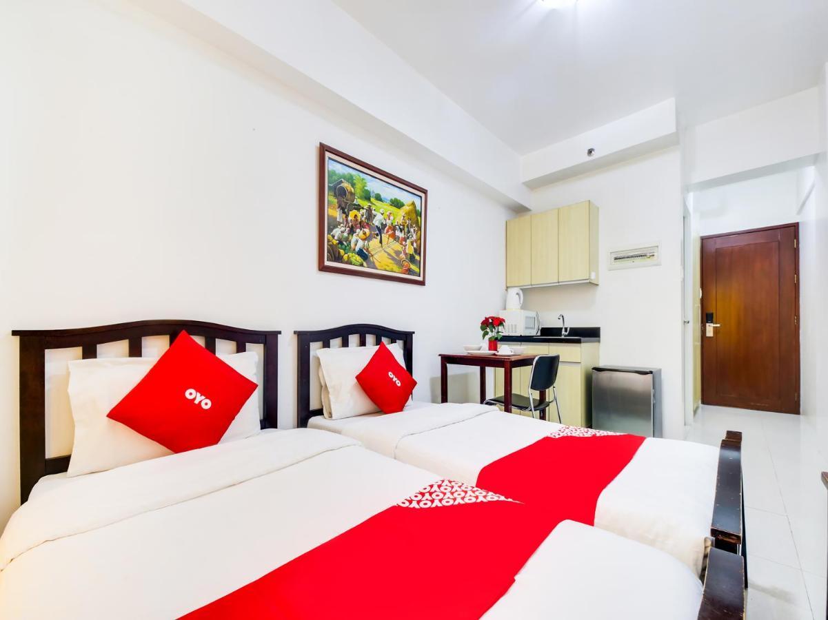Oyo 893 Dian Suites Makati Манила Экстерьер фото