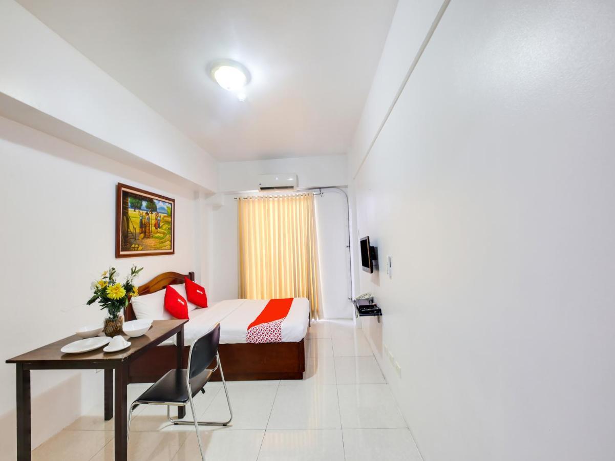 Oyo 893 Dian Suites Makati Манила Экстерьер фото