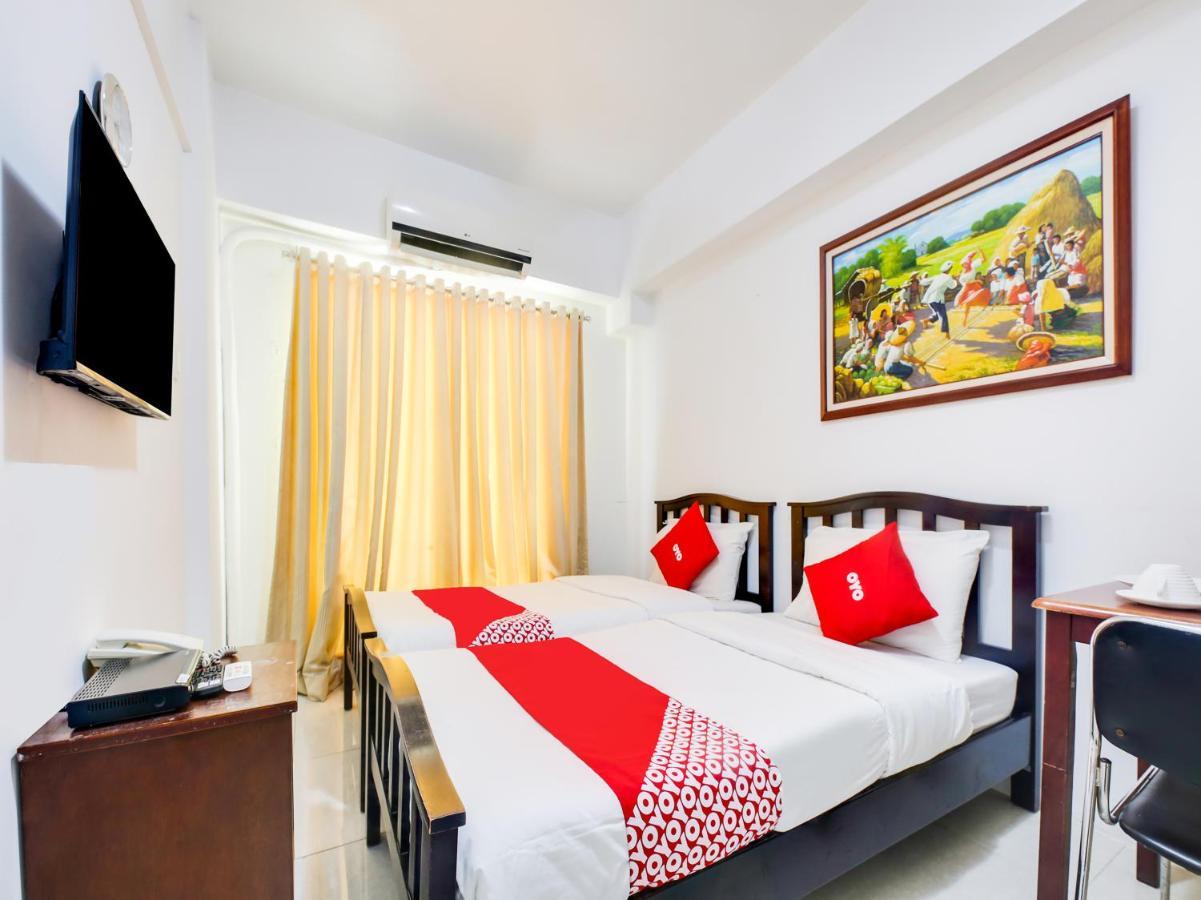 Oyo 893 Dian Suites Makati Манила Экстерьер фото