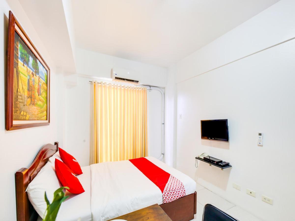 Oyo 893 Dian Suites Makati Манила Экстерьер фото