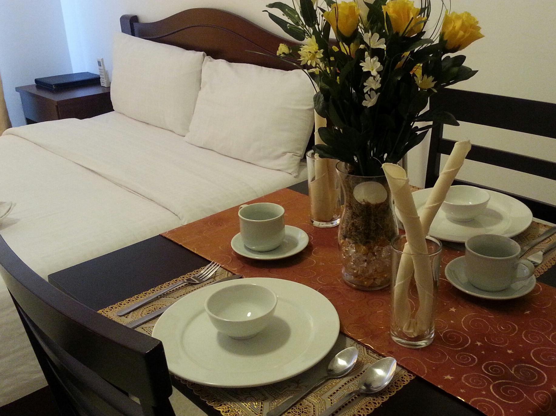 Oyo 893 Dian Suites Makati Манила Экстерьер фото