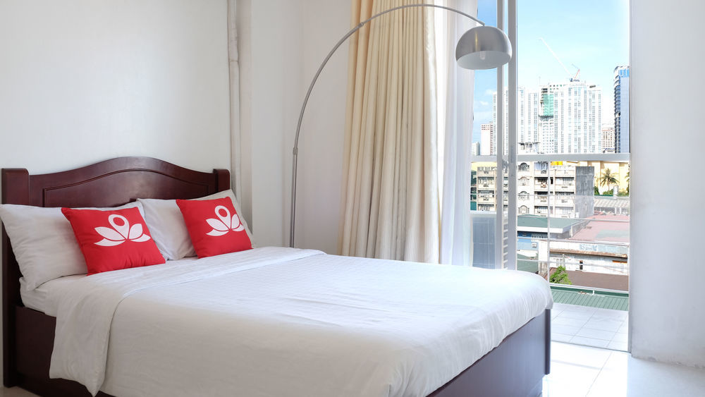 Oyo 893 Dian Suites Makati Манила Экстерьер фото