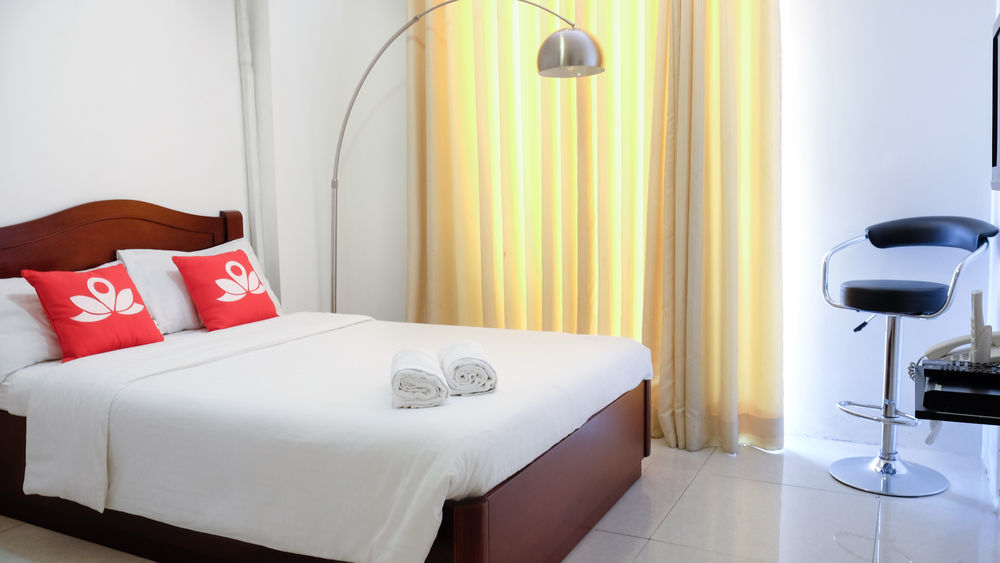 Oyo 893 Dian Suites Makati Манила Экстерьер фото