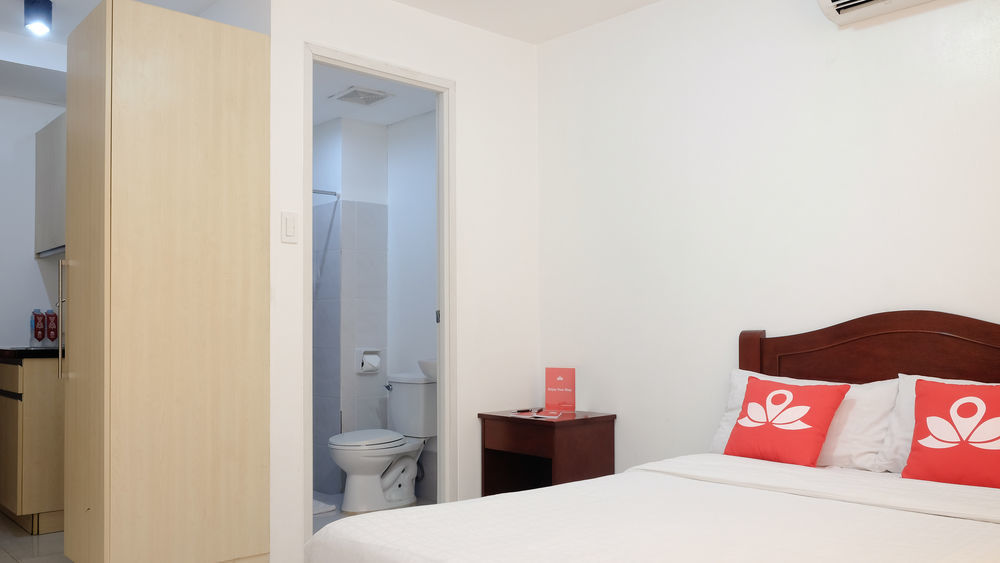 Oyo 893 Dian Suites Makati Манила Экстерьер фото