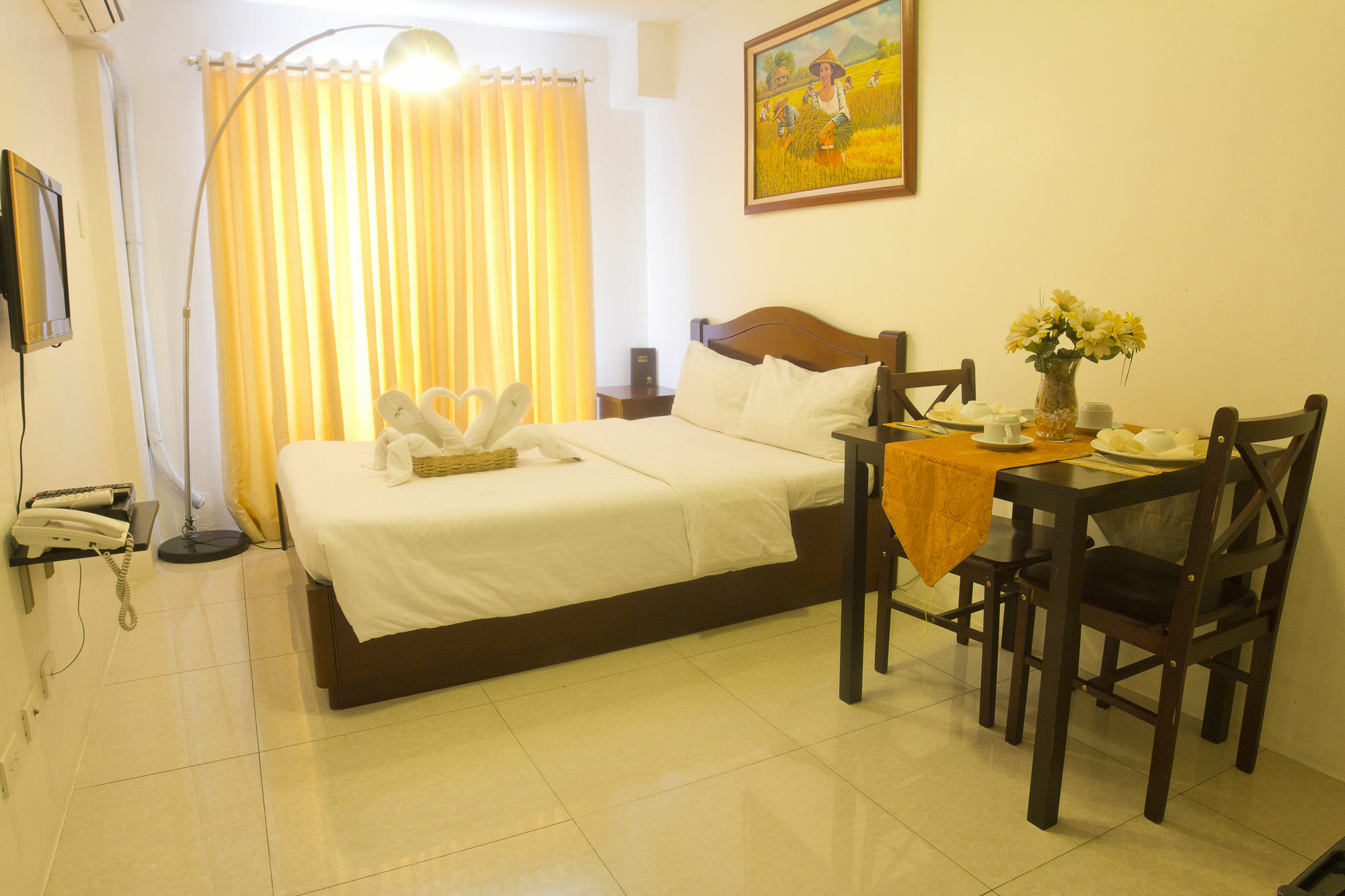 Oyo 893 Dian Suites Makati Манила Экстерьер фото