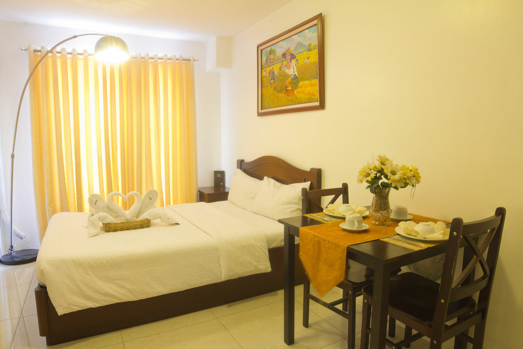 Oyo 893 Dian Suites Makati Манила Экстерьер фото